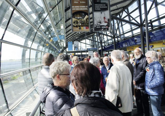 Auf dem Weg durch den Flughafen