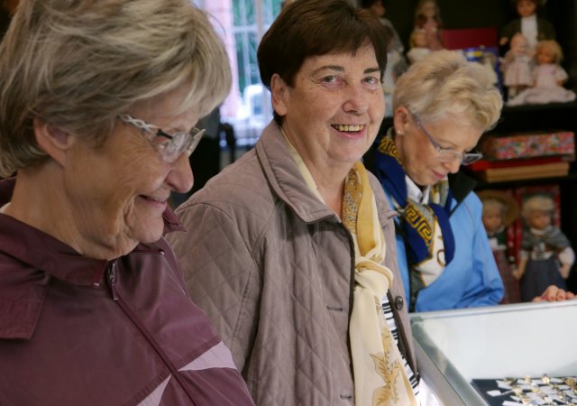 Feiner Schmuck in der Vitrine, aber nur zum Ansehen  