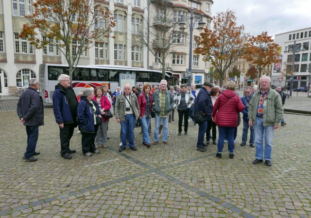 Jetzt geht es zu den Prager Bierstuben, Wer kennt eigentlich den Weg?