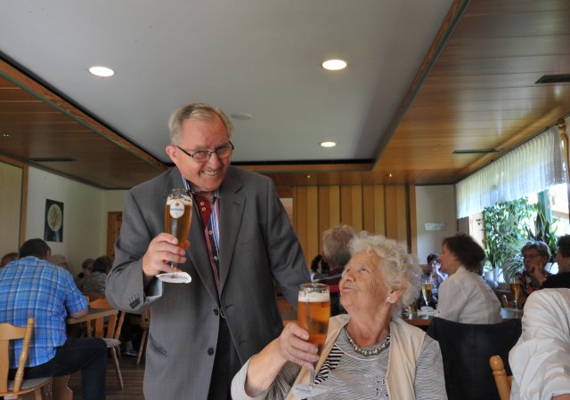Im Klausenhof schmeckt das Bier auch noch mit 88 Jahren